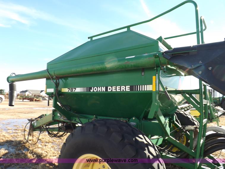 image for item K3127 John Deere air seeder drill and cart
