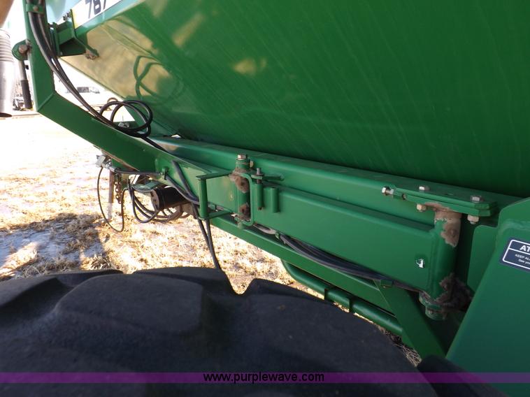 image for item K3127 John Deere air seeder drill and cart