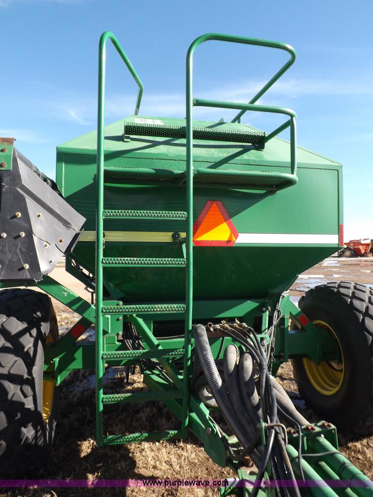 image for item K3127 John Deere air seeder drill and cart