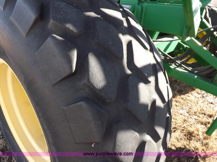image for item K3127 John Deere air seeder drill and cart