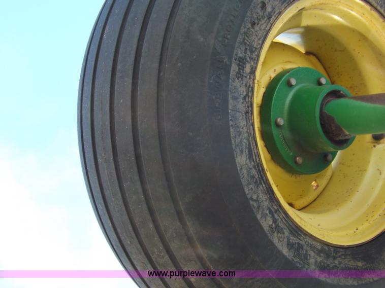 image for item K3127 John Deere air seeder drill and cart