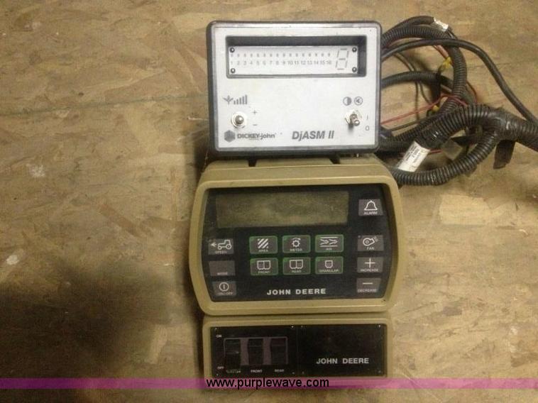 image for item K3127 John Deere air seeder drill and cart