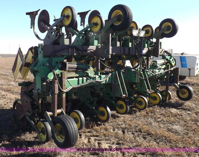 image for item K3135 John Deere 885 cultivator