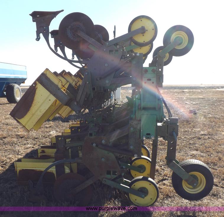 image for item K3135 John Deere 885 cultivator