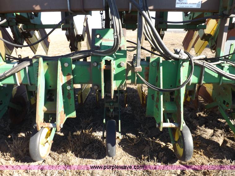 image for item K3135 John Deere 885 cultivator