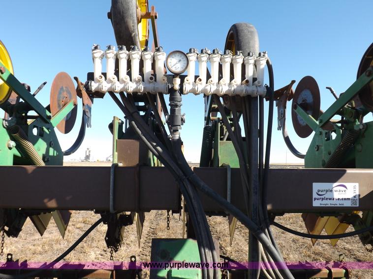 image for item K3135 John Deere 885 cultivator