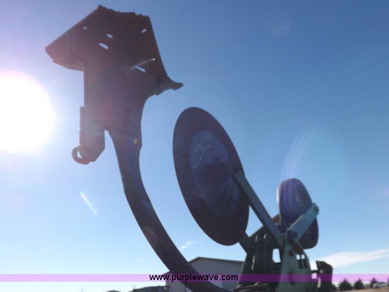 image for item K3135 John Deere 885 cultivator