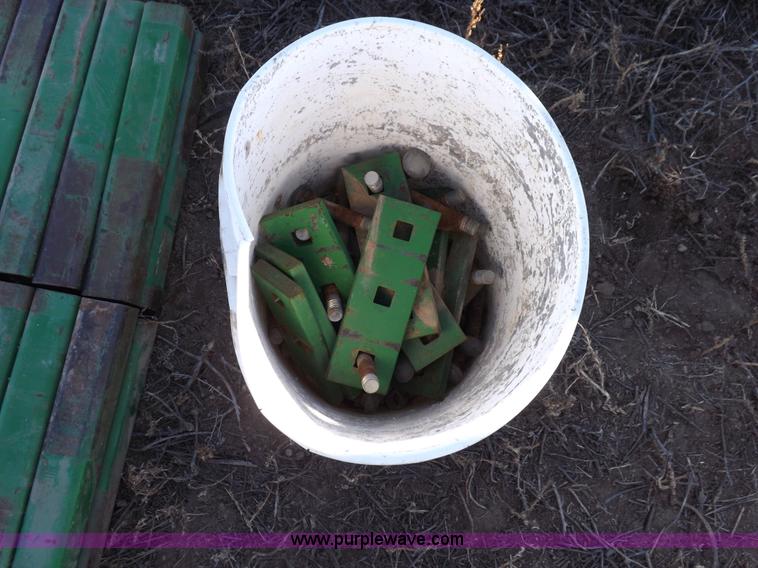 image for item K3135 John Deere 885 cultivator