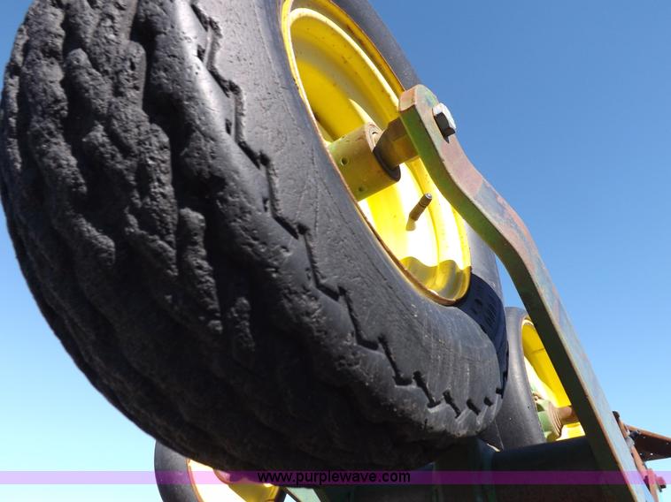 image for item K3135 John Deere 885 cultivator