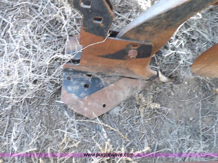 image for item K3135 John Deere 885 cultivator