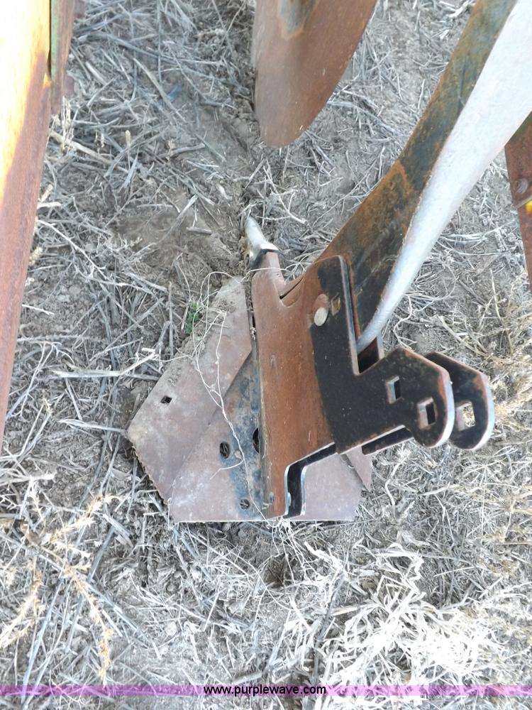 image for item K3135 John Deere 885 cultivator