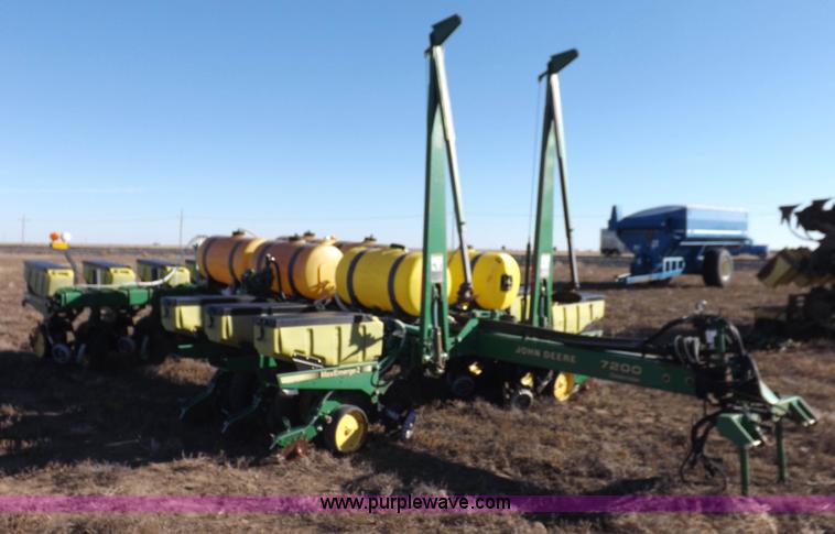 image for item K3136 John Deere 7200 Conservation planter