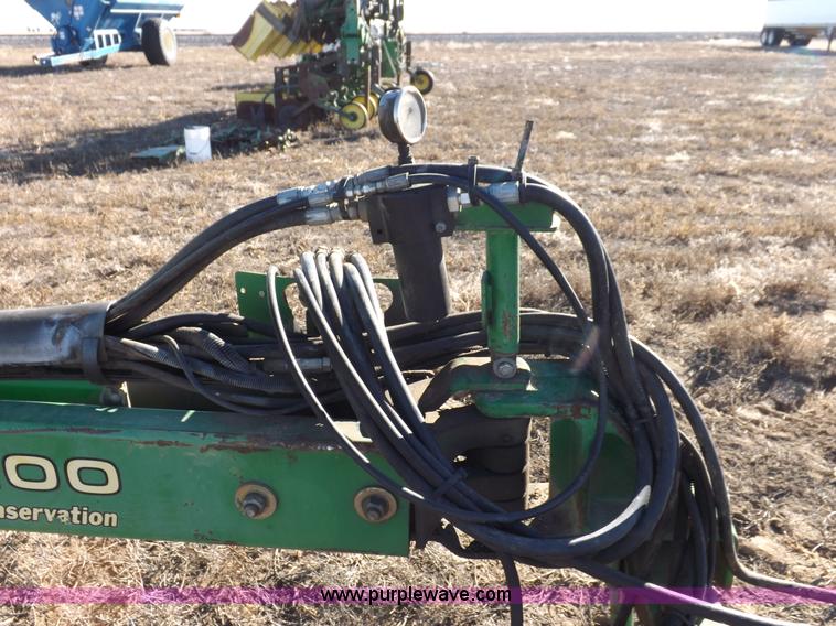 image for item K3136 John Deere 7200 Conservation planter