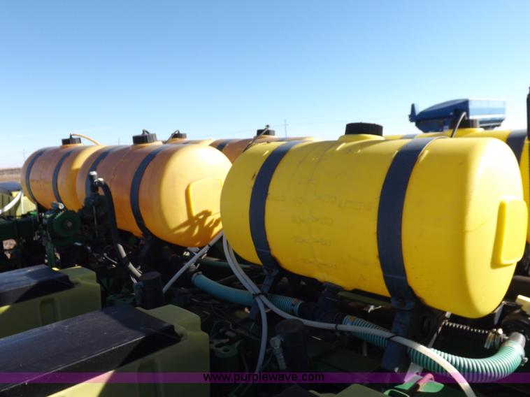 image for item K3136 John Deere 7200 Conservation planter