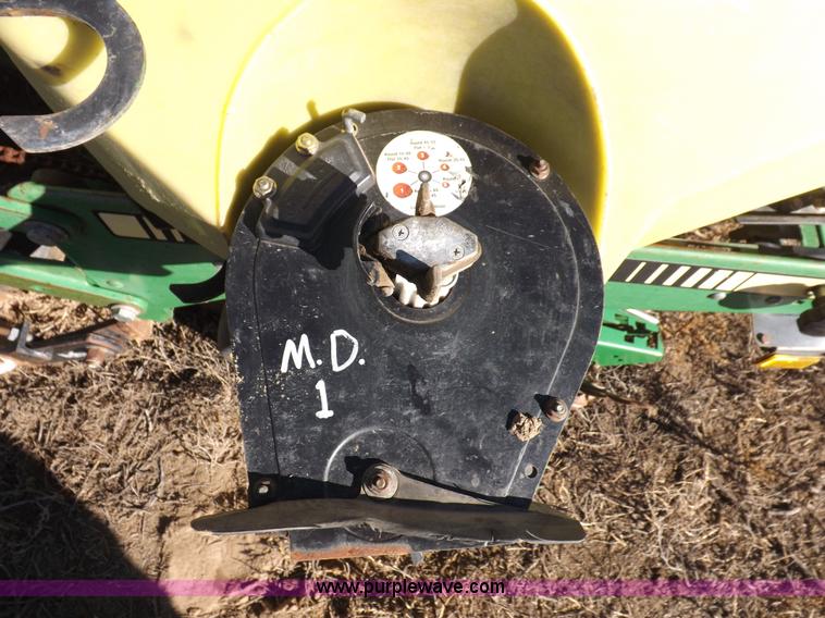 image for item K3136 John Deere 7200 Conservation planter