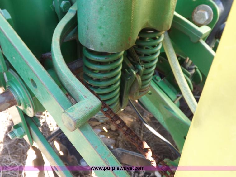 image for item K3136 John Deere 7200 Conservation planter