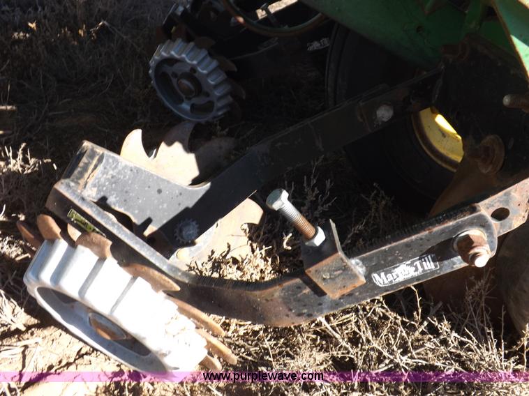 image for item K3136 John Deere 7200 Conservation planter