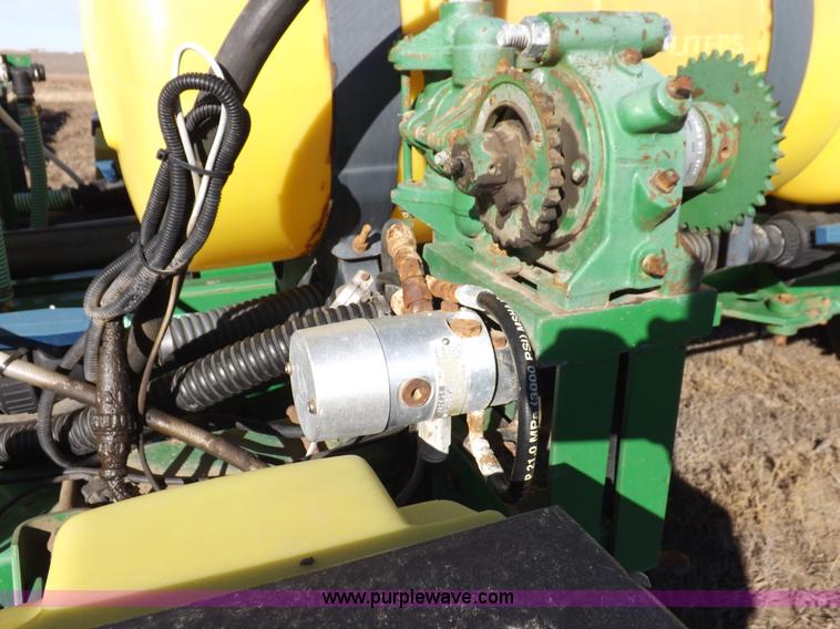 image for item K3136 John Deere 7200 Conservation planter
