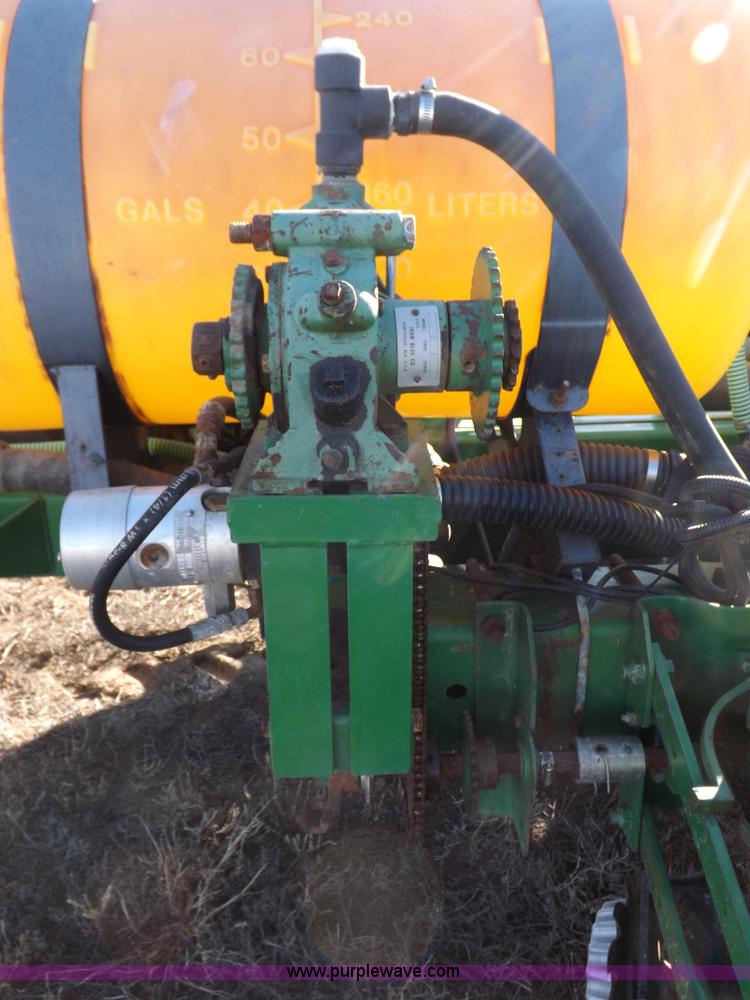 image for item K3136 John Deere 7200 Conservation planter