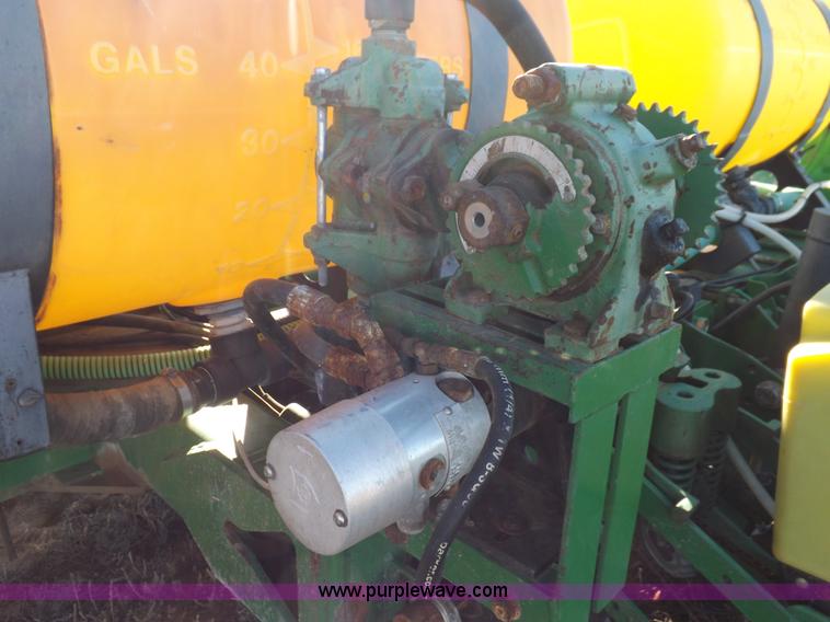 image for item K3136 John Deere 7200 Conservation planter