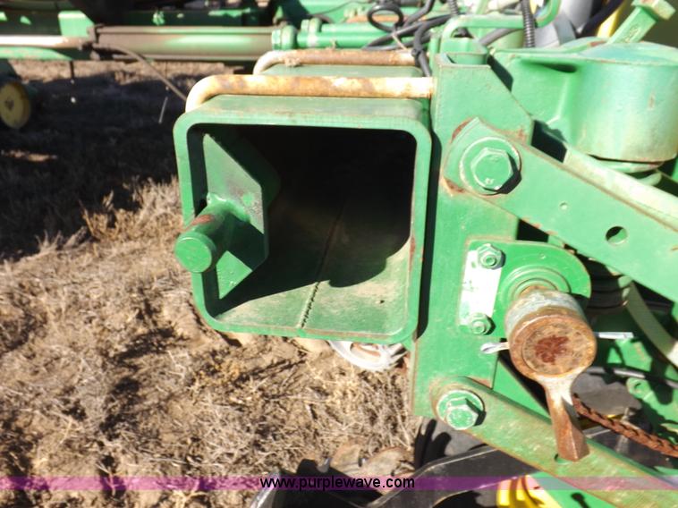 image for item K3136 John Deere 7200 Conservation planter