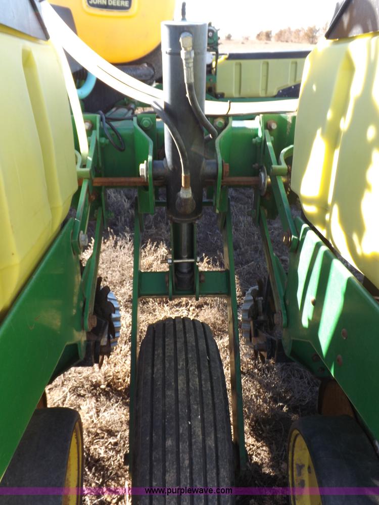 image for item K3136 John Deere 7200 Conservation planter