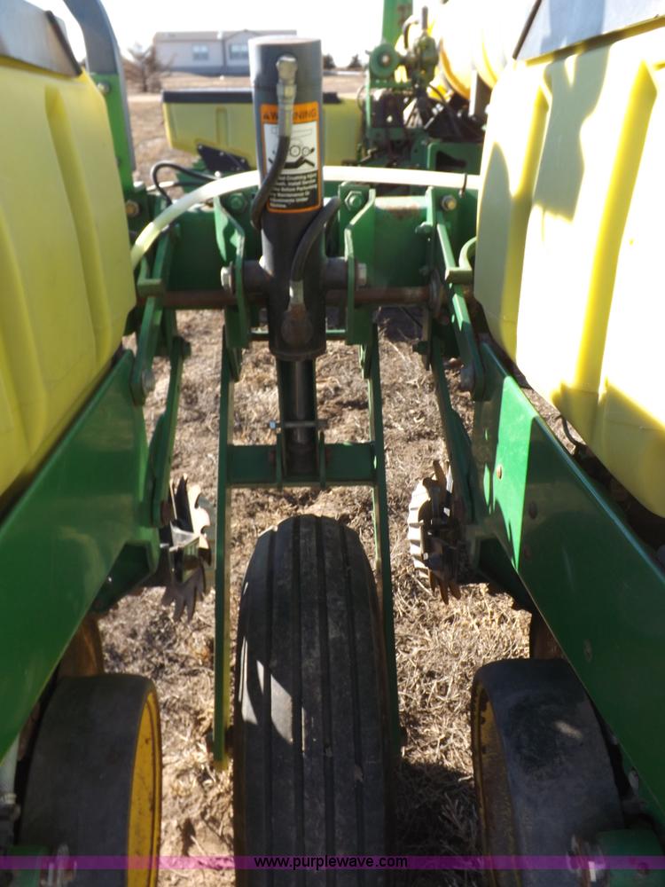 image for item K3136 John Deere 7200 Conservation planter
