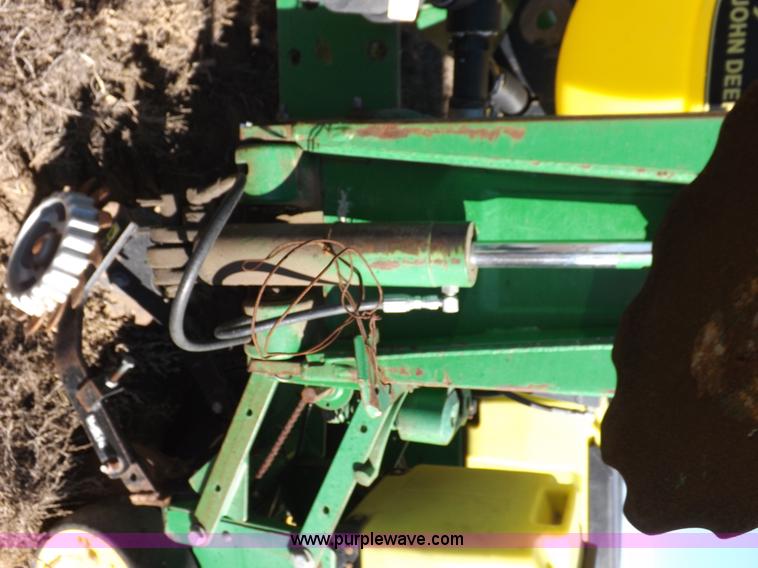image for item K3136 John Deere 7200 Conservation planter