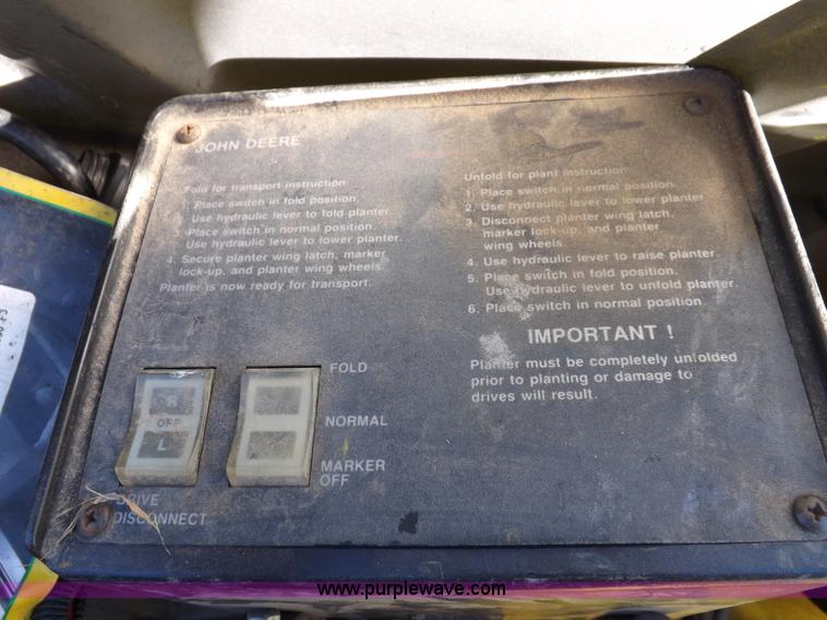 image for item K3136 John Deere 7200 Conservation planter
