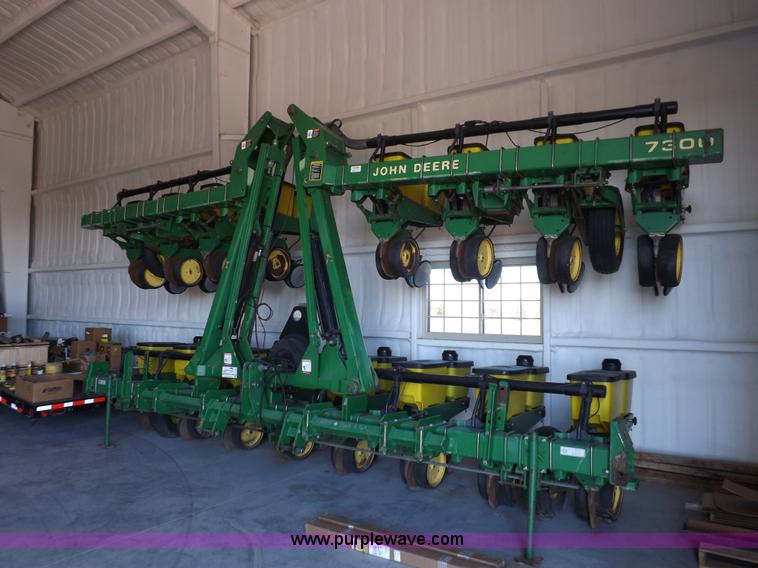 image for item K3138 John Deere 7300 Max Emerge 2 Vacumeter planter