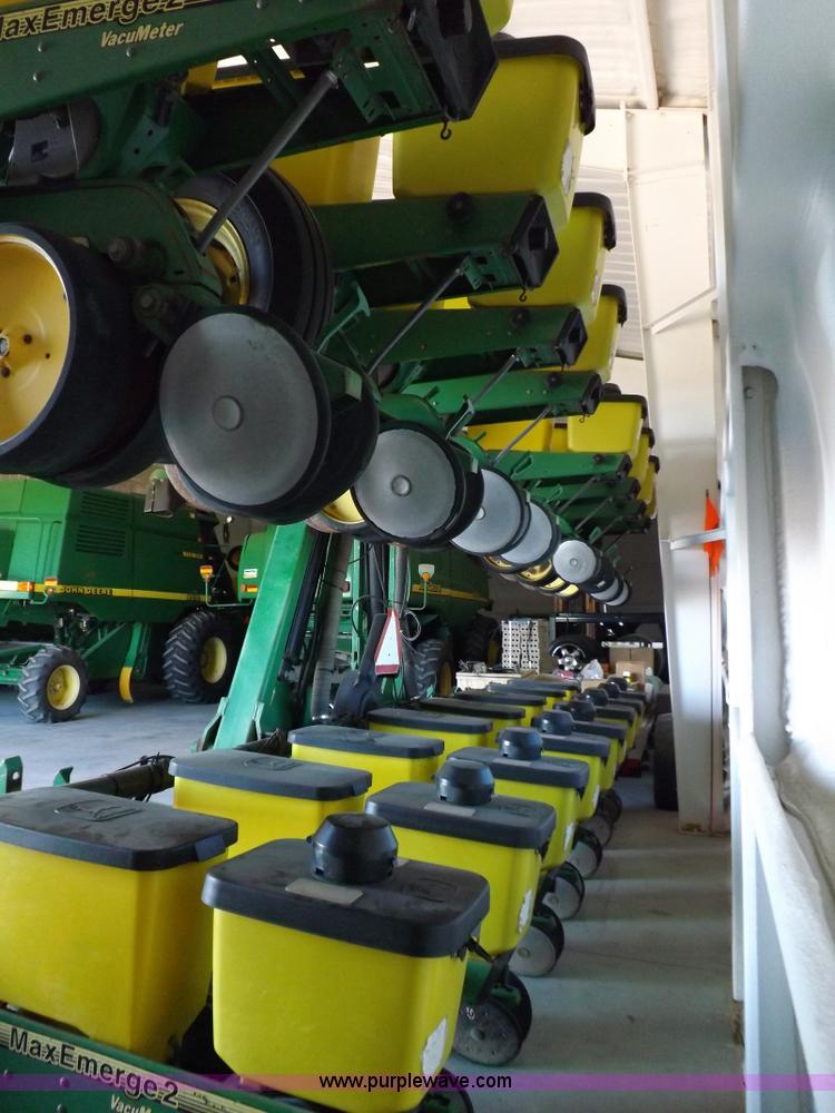 image for item K3138 John Deere 7300 Max Emerge 2 Vacumeter planter