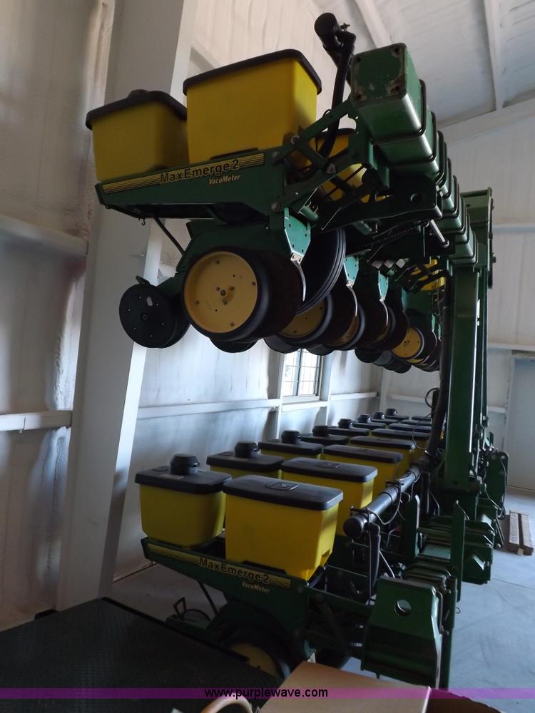 image for item K3138 John Deere 7300 Max Emerge 2 Vacumeter planter