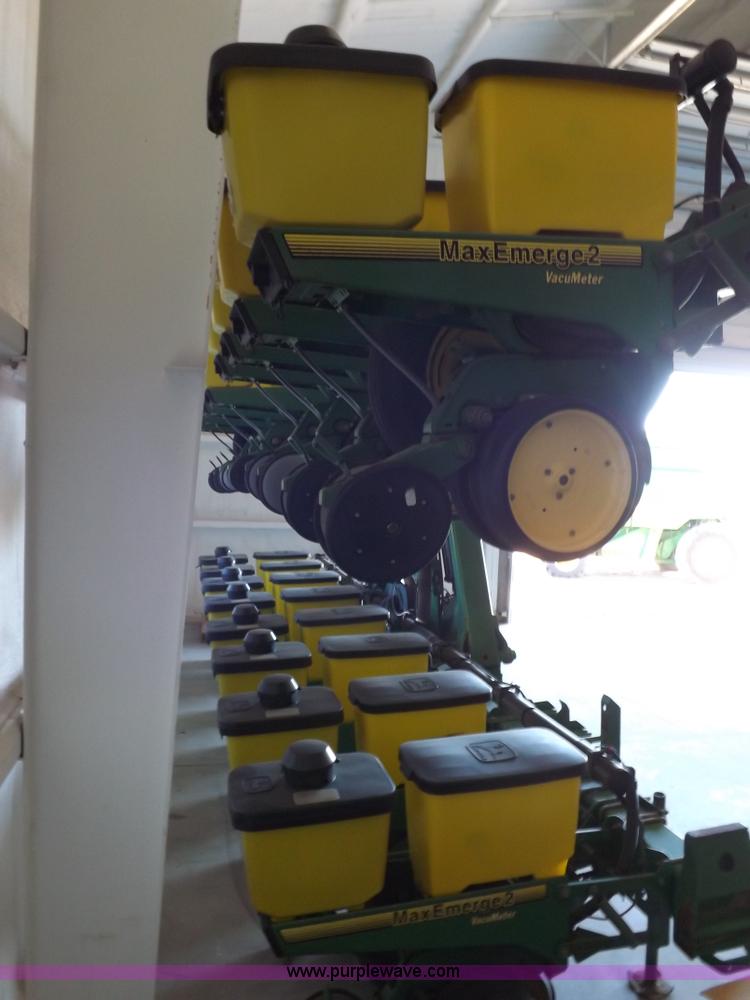 image for item K3138 John Deere 7300 Max Emerge 2 Vacumeter planter