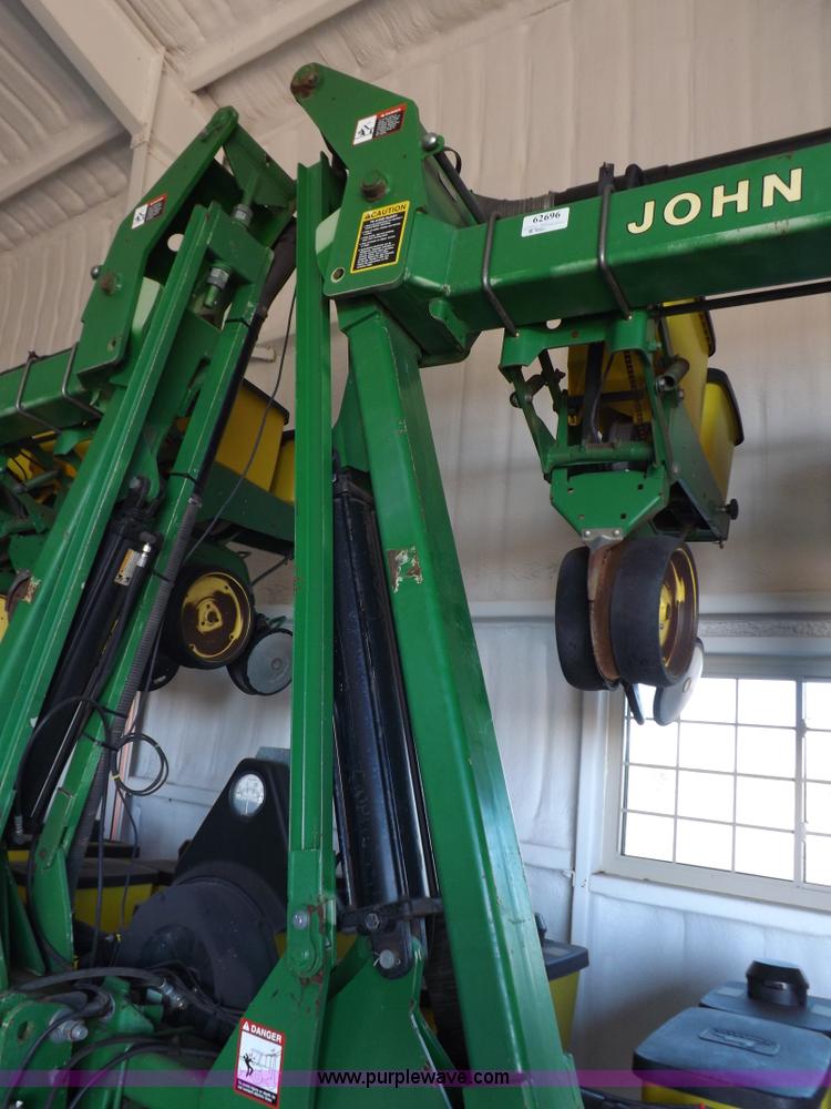 image for item K3138 John Deere 7300 Max Emerge 2 Vacumeter planter