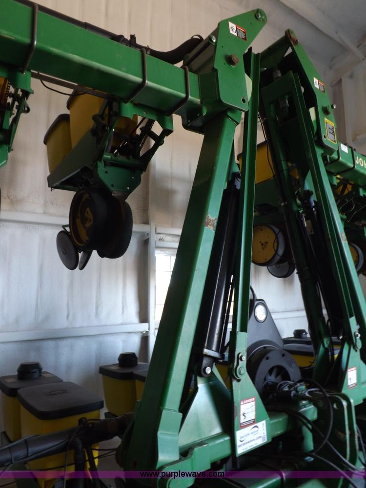 image for item K3138 John Deere 7300 Max Emerge 2 Vacumeter planter