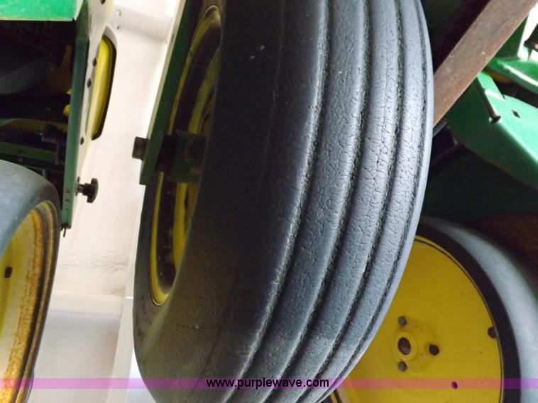 image for item K3138 John Deere 7300 Max Emerge 2 Vacumeter planter