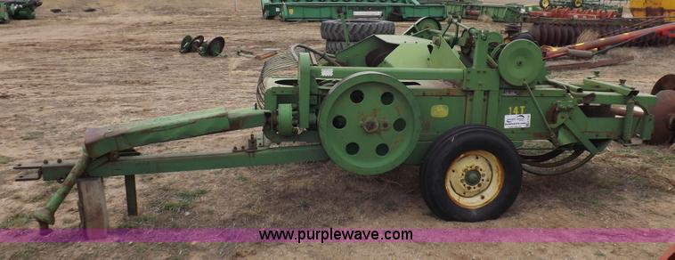 image for item K3156 John Deere 14T small square baler
