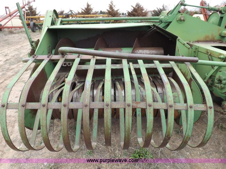 image for item K3156 John Deere 14T small square baler