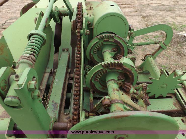 image for item K3156 John Deere 14T small square baler