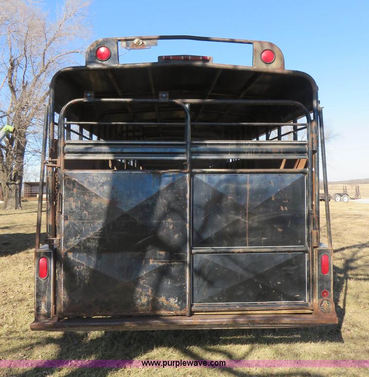 image for item K7049 1991 Coose gooseneck livestock trailer