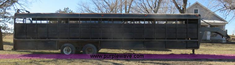 image for item K7049 1991 Coose gooseneck livestock trailer