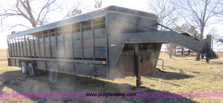 image for item K7049 1991 Coose gooseneck livestock trailer