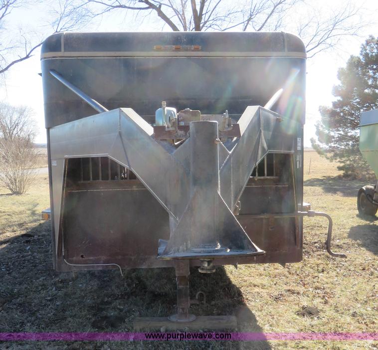 image for item K7049 1991 Coose gooseneck livestock trailer
