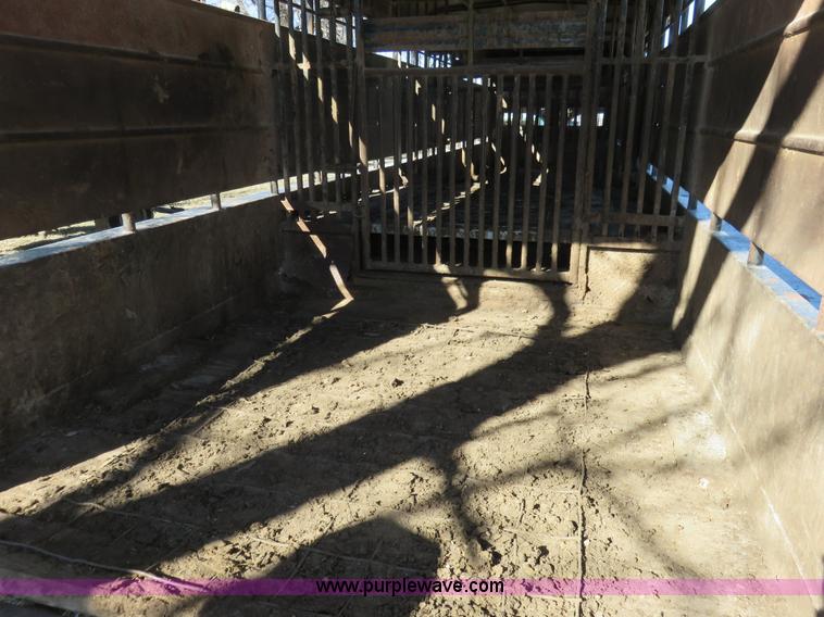 image for item K7049 1991 Coose gooseneck livestock trailer