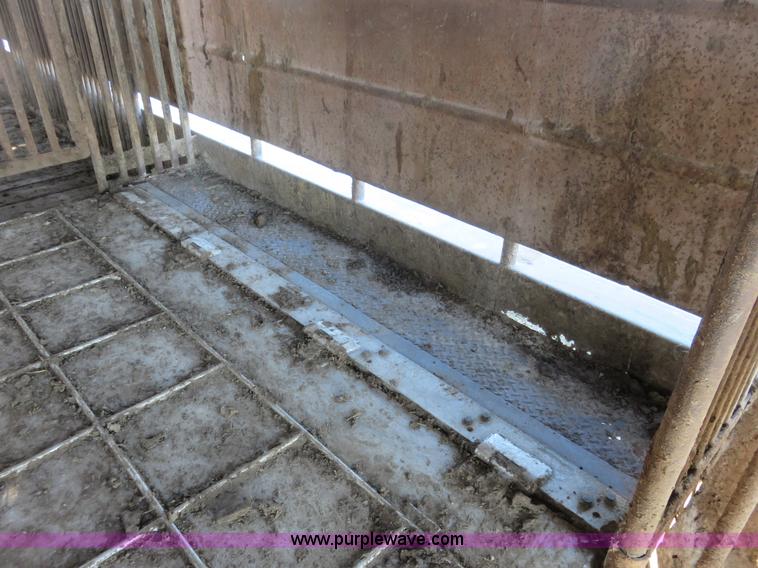 image for item K7049 1991 Coose gooseneck livestock trailer