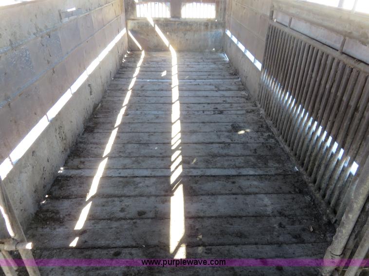 image for item K7049 1991 Coose gooseneck livestock trailer