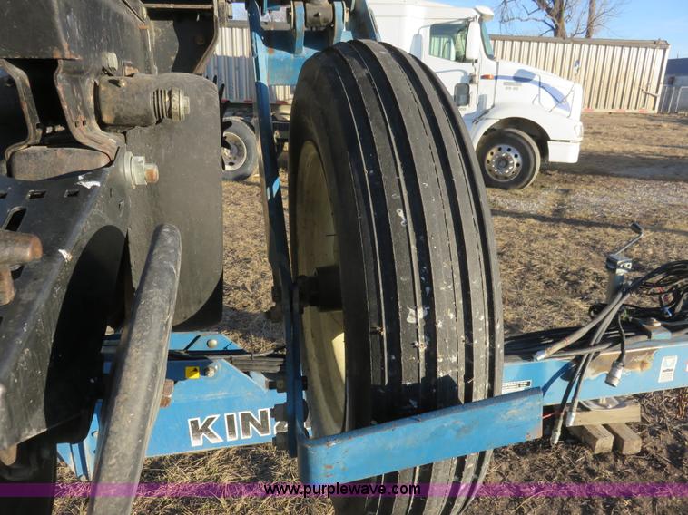 image for item K7083 1998 Kinze 2600 interplant planter