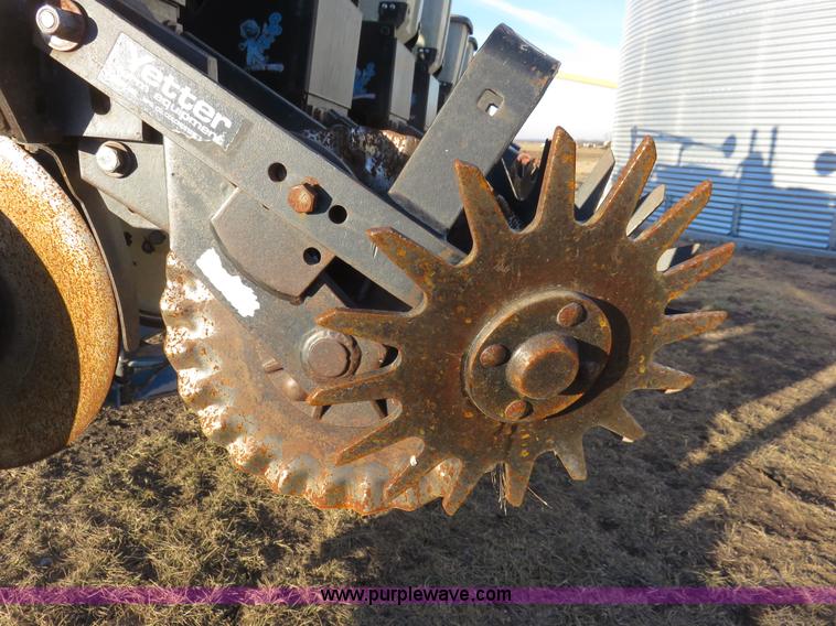 image for item K7083 1998 Kinze 2600 interplant planter