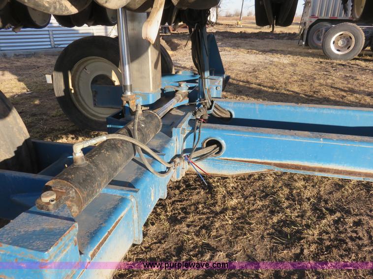 image for item K7083 1998 Kinze 2600 interplant planter