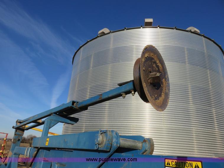 image for item K7083 1998 Kinze 2600 interplant planter